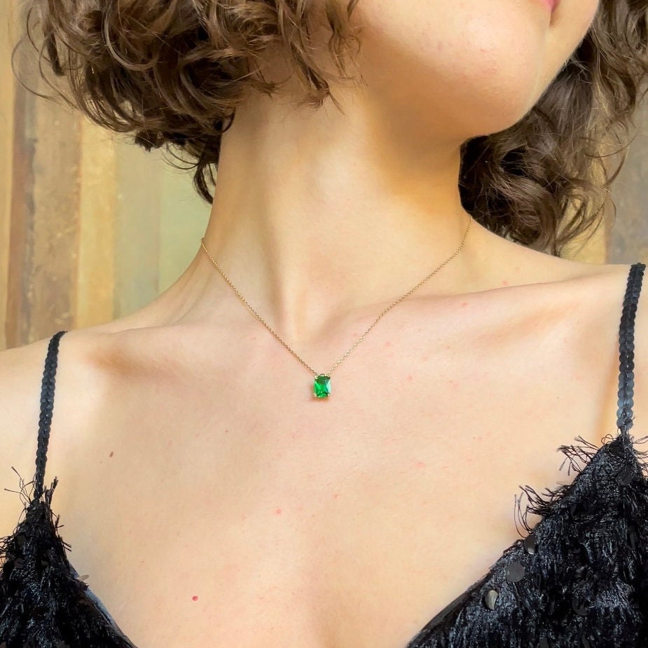 Elegant Emerald Jewelry Set - Sterling Silver