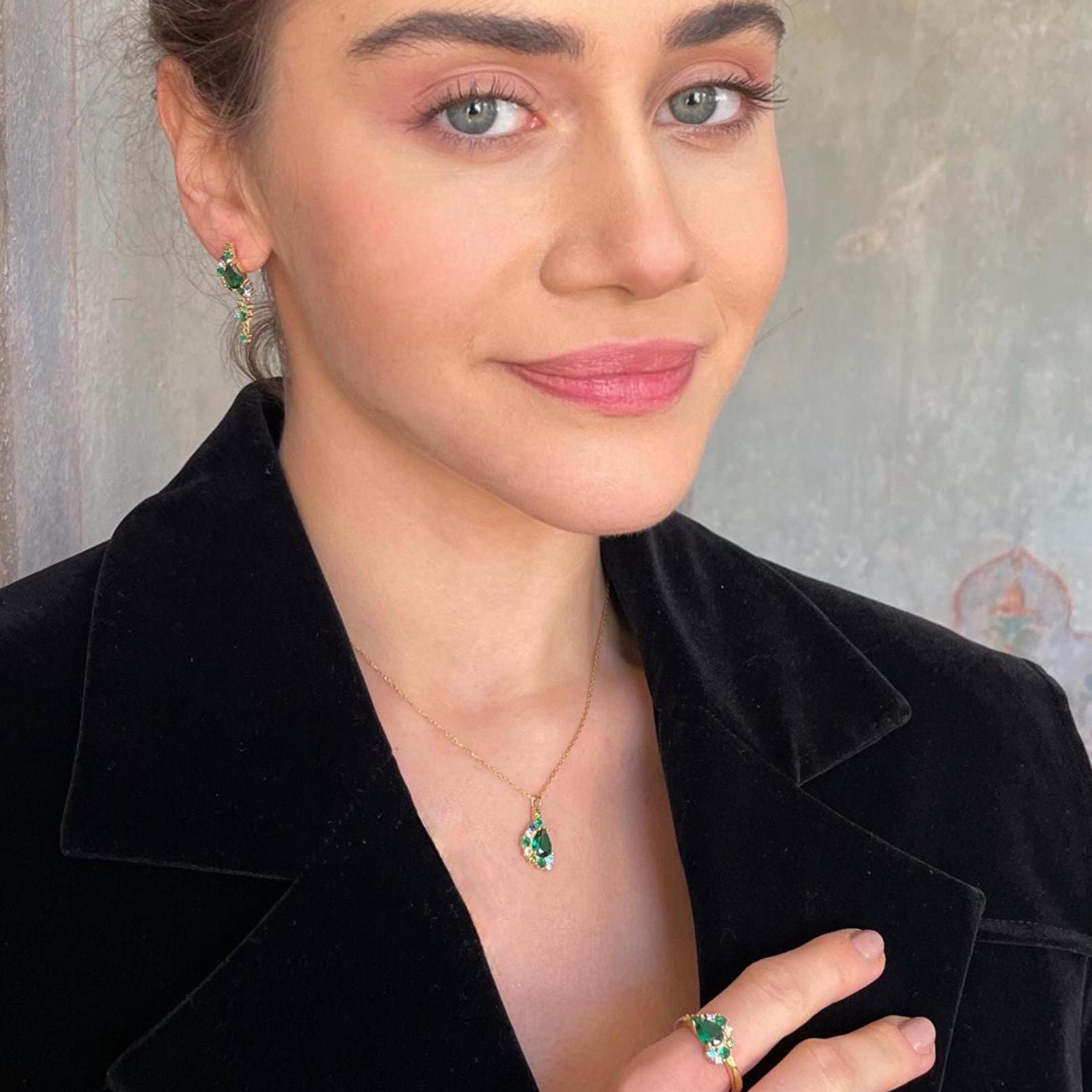 Vintage Emerald Drop Necklace - Sterling Silver