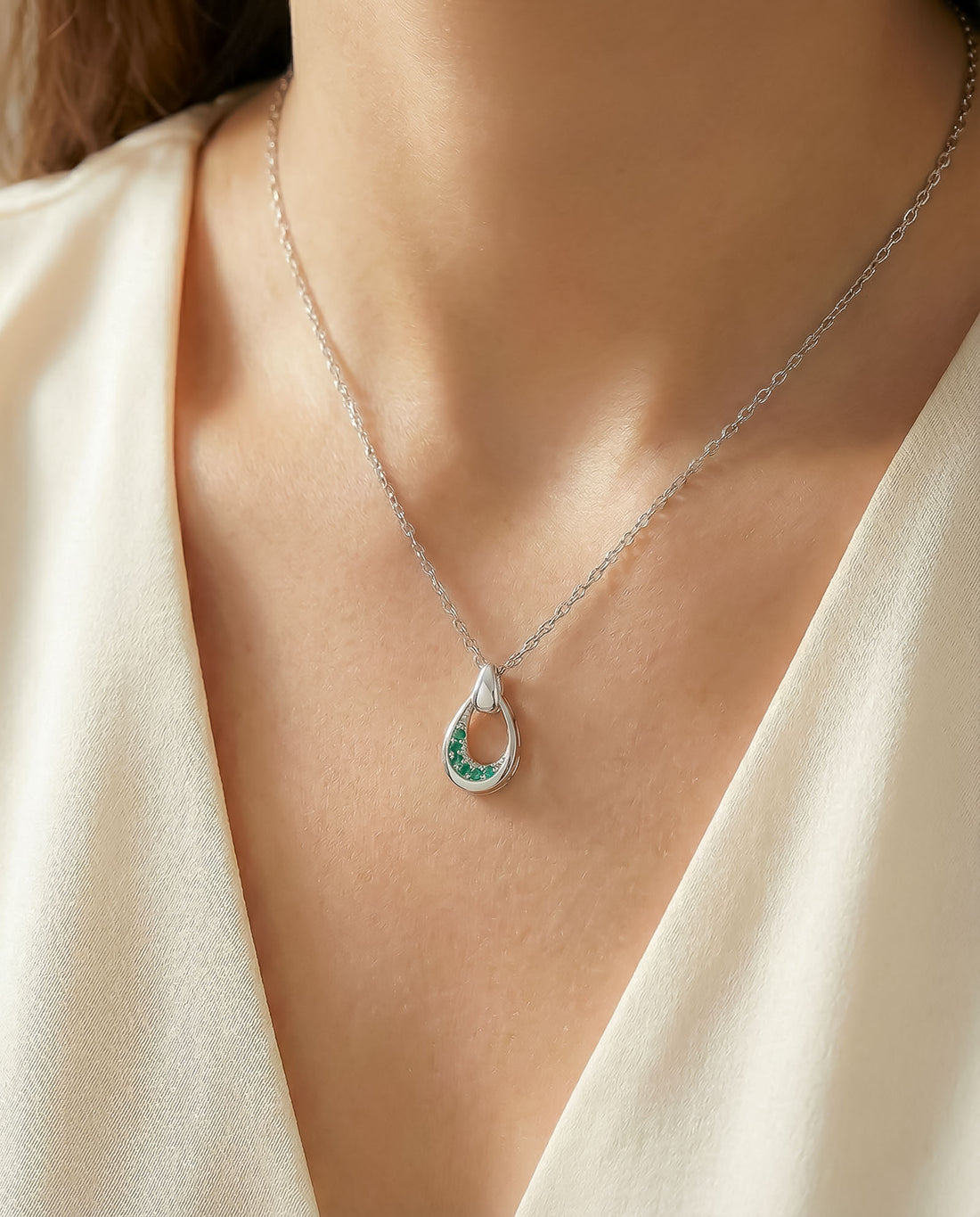 Elegant Emerald Teardrop Necklace