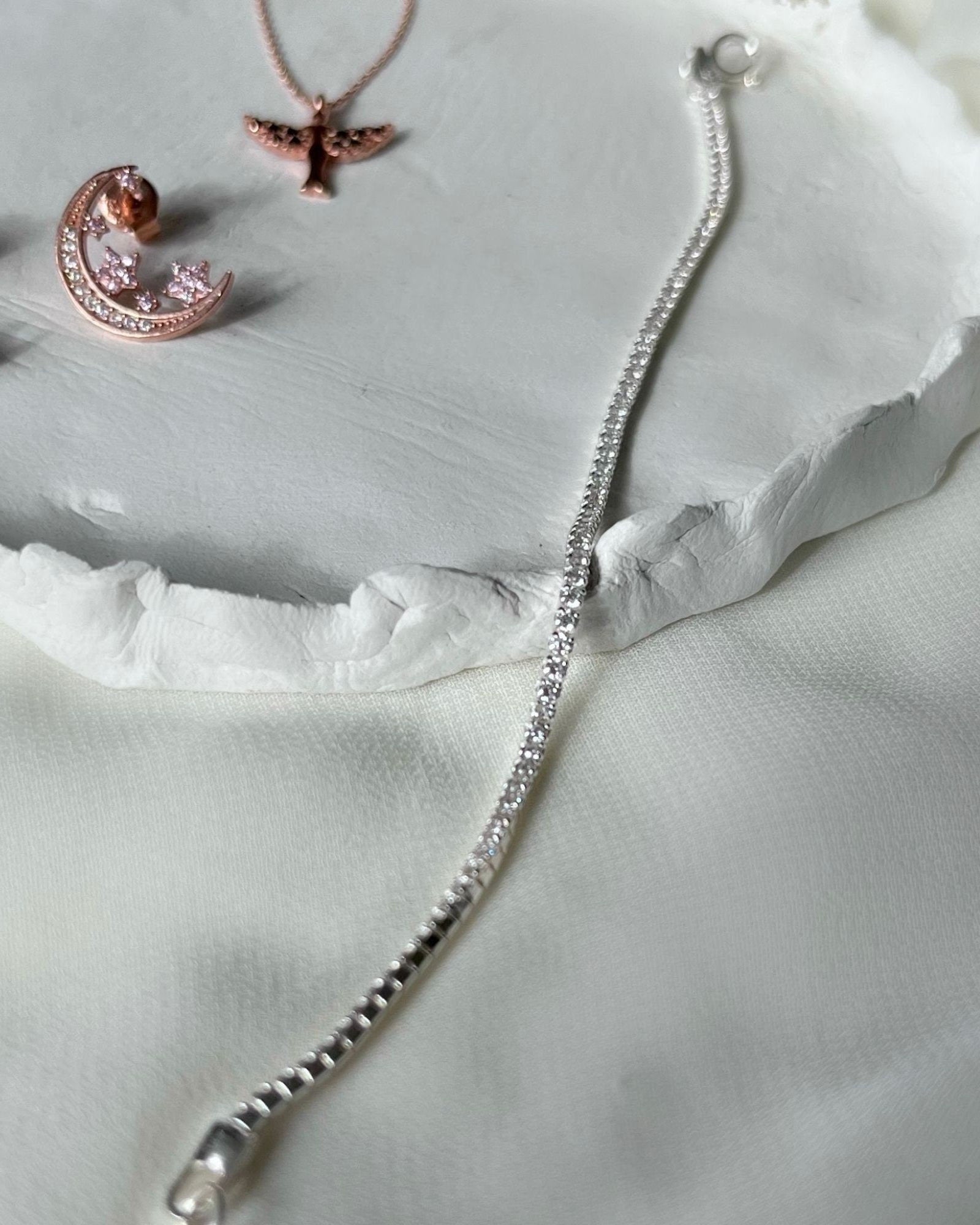 Bridal CZ Tennis Bracelet With Sparkling Stones - Sterling Silver